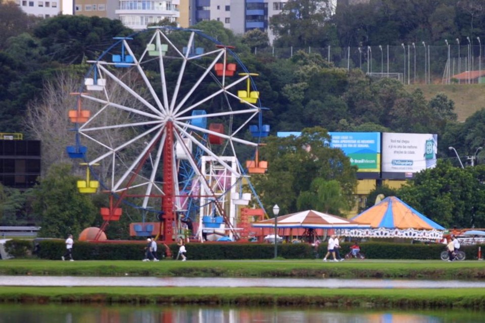 Parque Barigui deve ganhar novo parque de diversões em Outubro