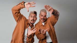 Dupla Curitiba de funk pop anuncia show de lançamento no Bossa Bar