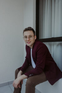 Autor curitibano anuncia trilogia de contos sci-fi como prelúdio de nova saga