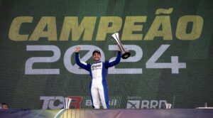 Pedro Cardoso é campeão do TCR Brasil