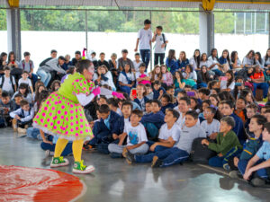 Festival de Felicidade leva arte e bem-estar a escolas públicas de Curitiba