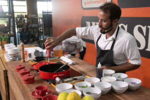 Gastronomix 2025 combina alta gastronomia, música e artes cênicas ao ar livre no Festival de Curitiba