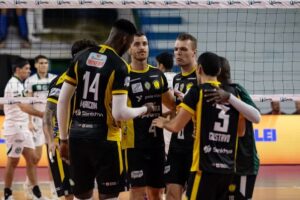 Praia Clube supera Goiás e segue firme no G4 da Superliga Masculina