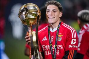 Santos encaminha contratação de Benjamín Rollheiser e vence concorrência com Botafogo