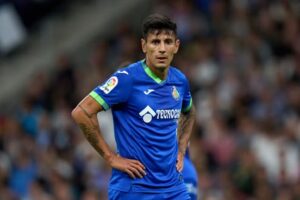 Corinthians se aproxima de acerto com lateral Fabrizio Angileri, do Getafe