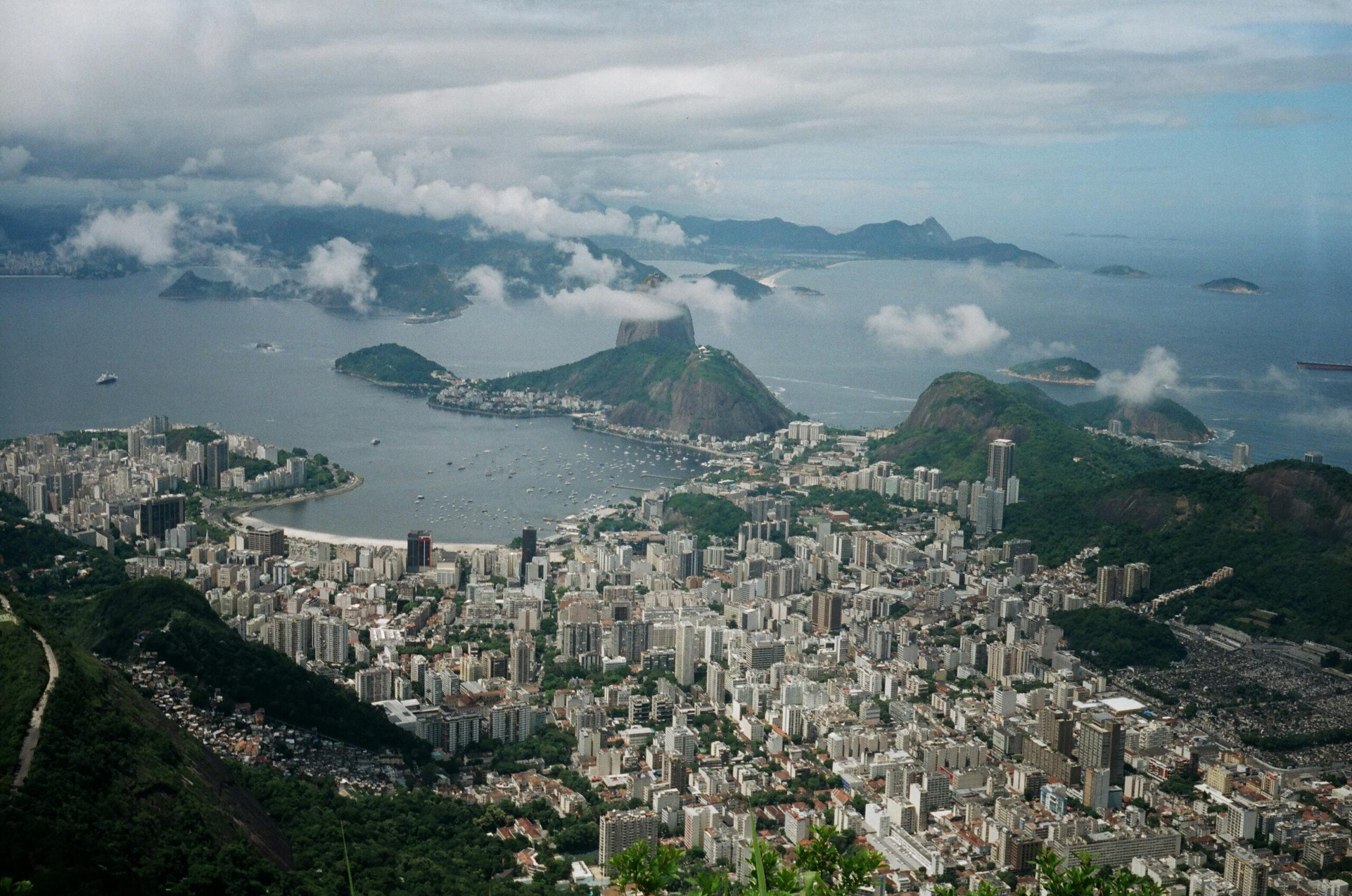 Investimentos estrangeiros no turismo brasileiro crescem 40% em 2024