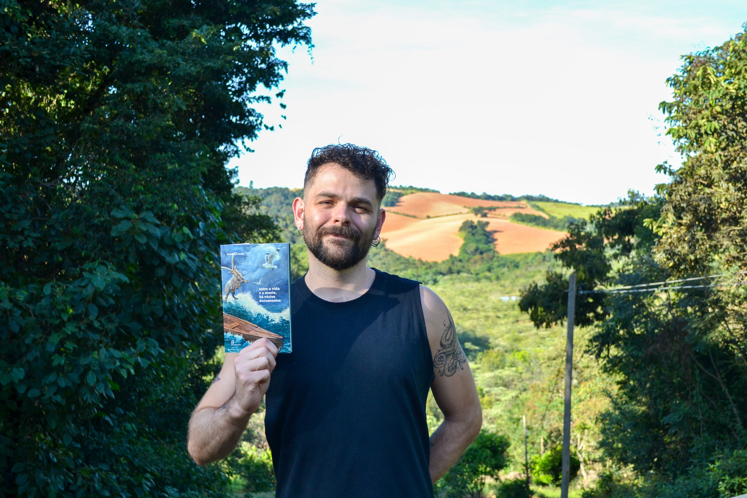 Romance de estreia de Michael Maia reflete sobre a morte e suas implicações éticas em uma sociedade distópica