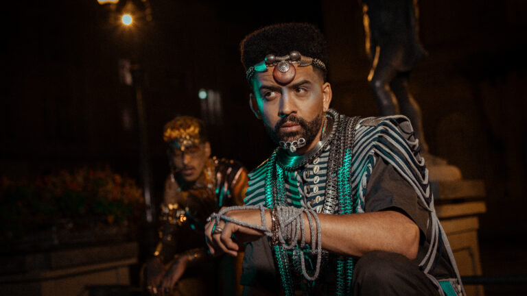 Músico curitibano Arkthur lança clipe novo de afrofuturismo