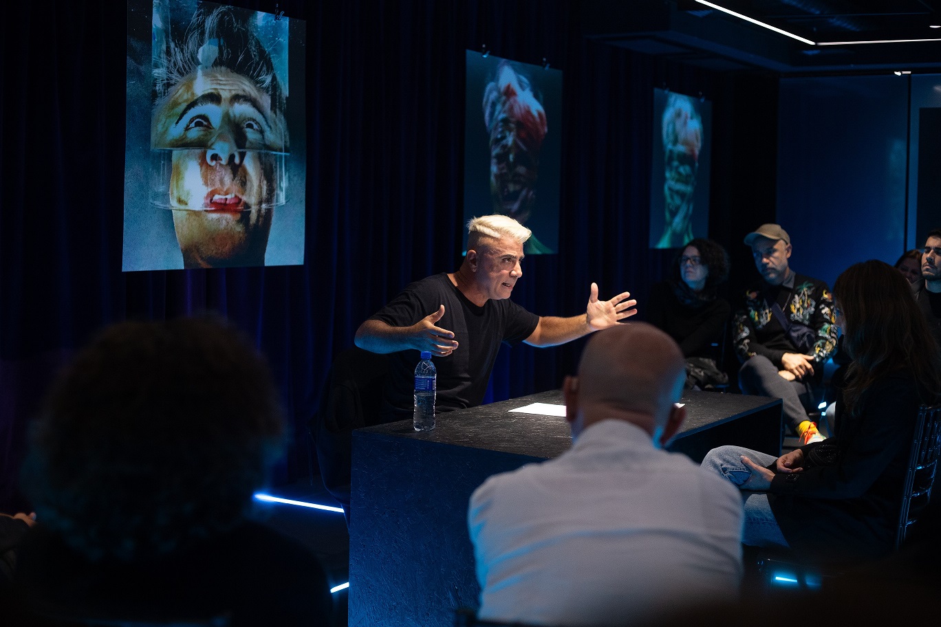 Com direção, texto e atuação de Fause Haten, “Eu Sou um Monstro” estreia em 4 de setembro, no Teatro Poeirinha