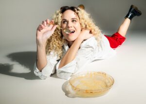 Bruna Pena lança “PA VÊ”: um pop alternativo dançante que provoca os sentidos