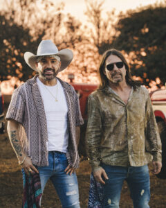 Edson & Hudson revisitam o clássico Have You Ever Seen The Rain em uma releitura surpreendente