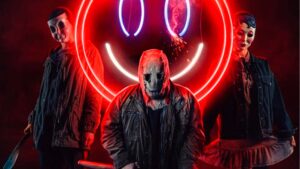 Os Estranhos: Capítulo 2 – Um passo à frente na mitologia, dois atrás na coerência