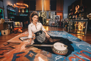 Paula Fernandes apresenta, nesta sexta-feira (17), show em Curitiba