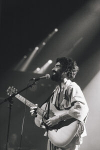 Cantor Castello Branco anuncia show de lançamento de novo disco em Curitiba