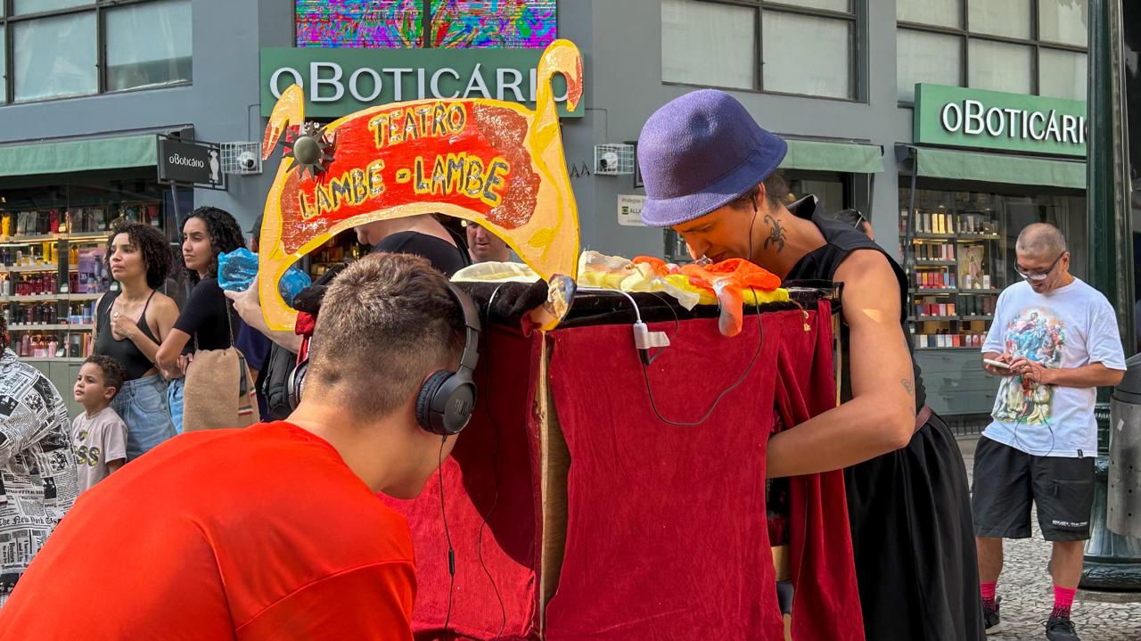 Teatro Lambe-Lambe: miniaturas que contam grandes histórias