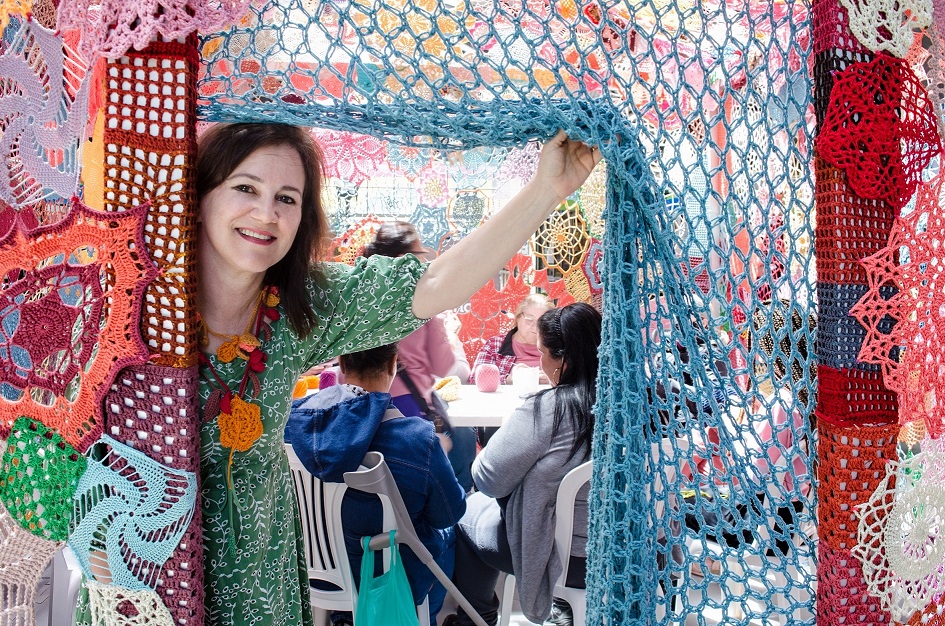 Caixa Cultural RJ recebe a Obra Inédita, “A Casa de Todos”, com Oficinas de Tecelagem e Narração de histórias