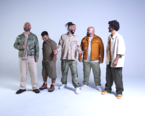 Maneva comemora duas décadas de carreira com show em Curitiba