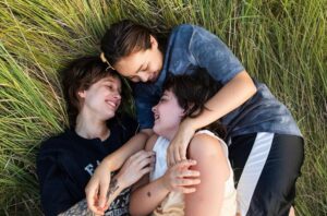 Entre a liberdade e o abandono: A força de Paraíso em Chamas