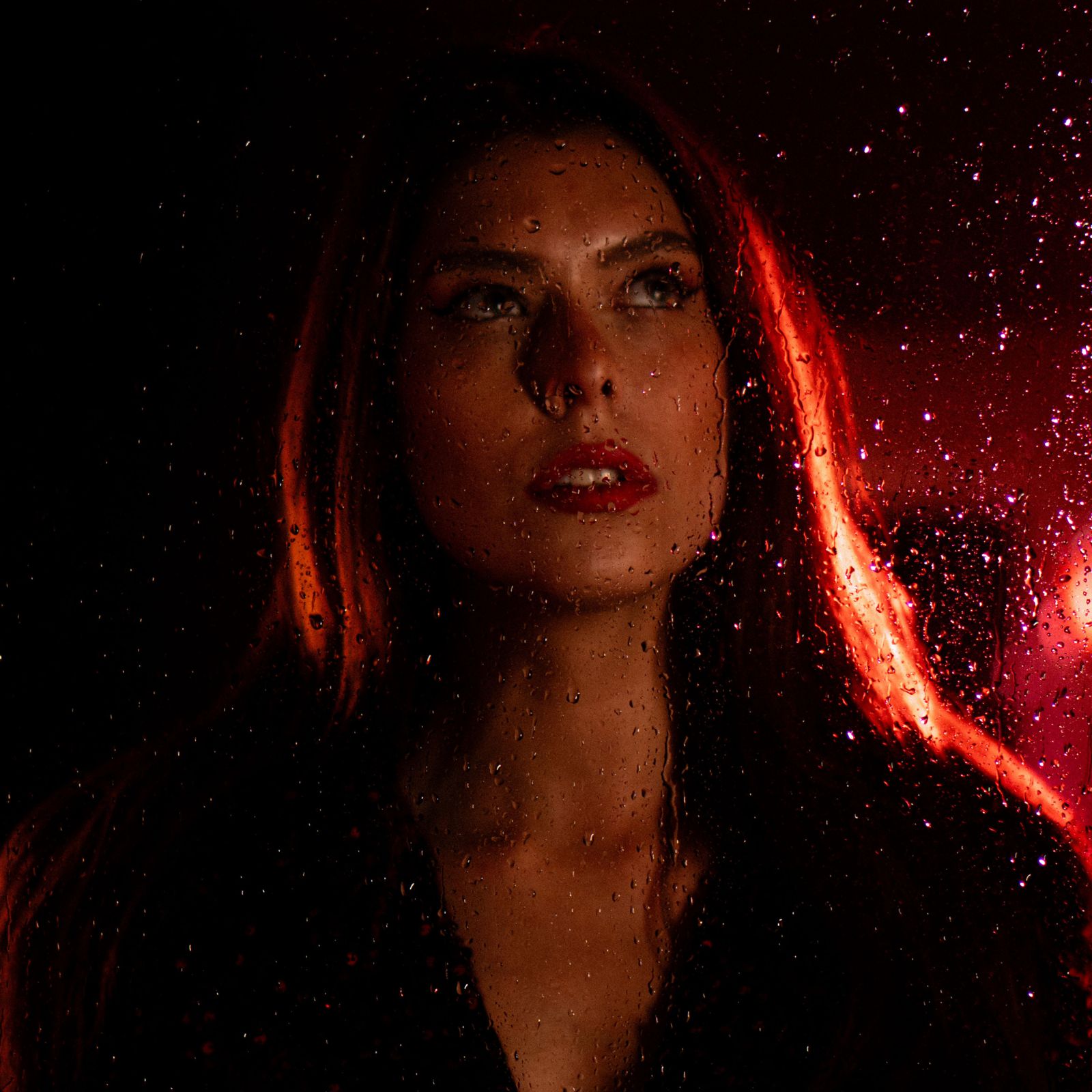 Mia Wicthoff lança clipe da música “Passou das 3”