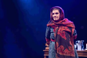 Fenômeno de público e crítica, peça “Helena Blavatsky, A Voz do Silêncio” entra em cartaz neste fim de semana em Curitiba