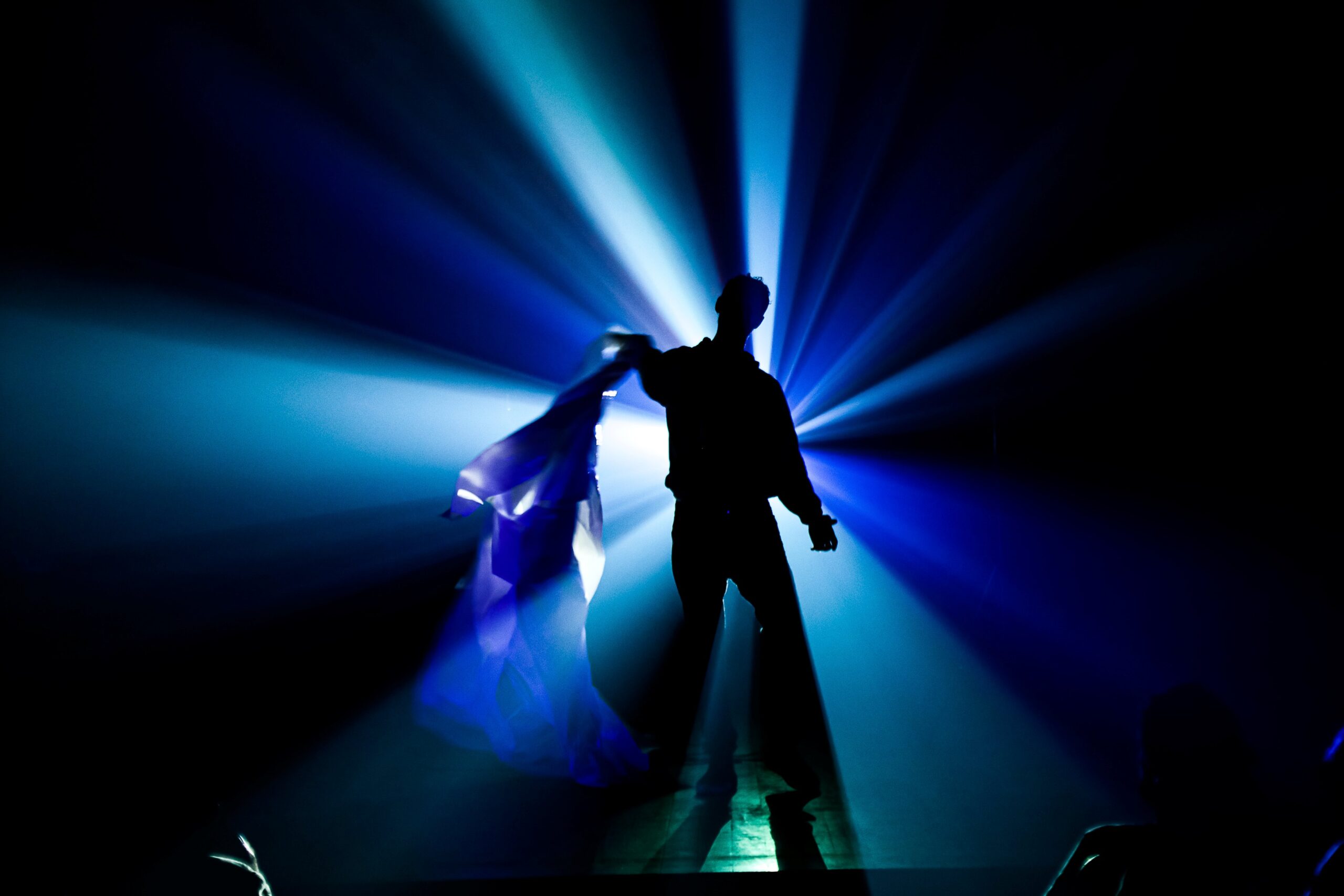 CAIXA Cultural Curitiba recebe espetáculos do Grupo Magiluth que exploram a criação teatral a partir da poesia