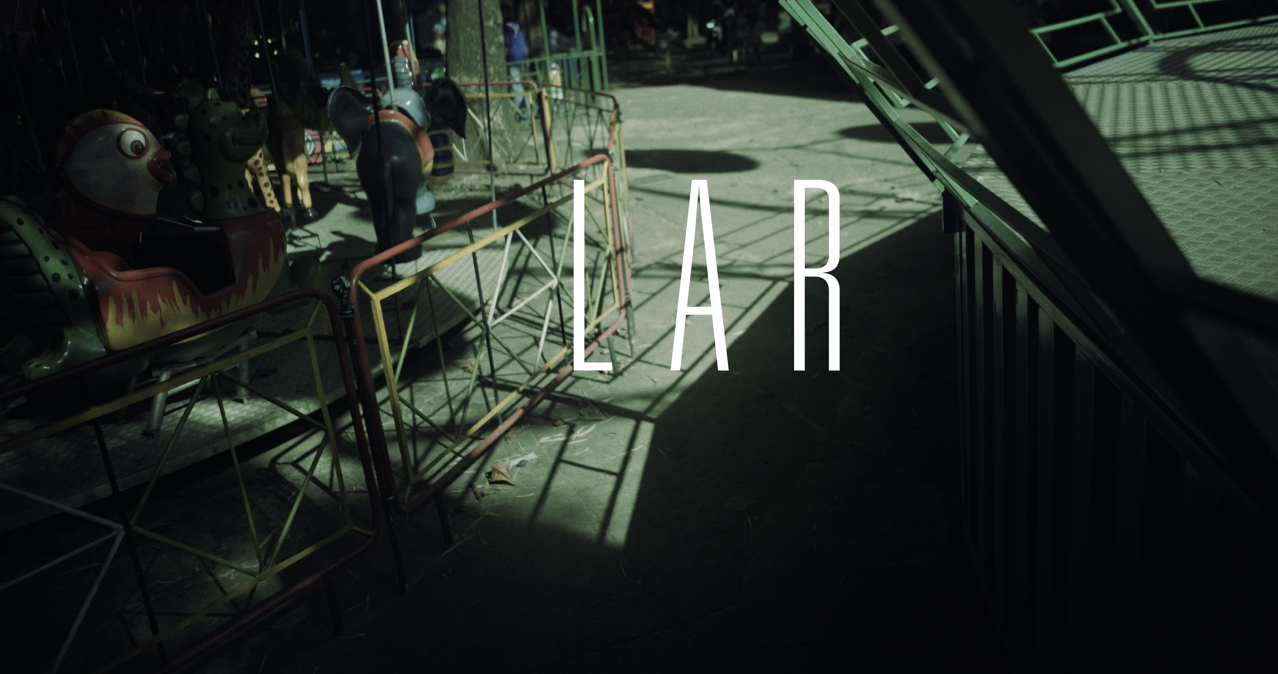 Lar: Um Espelho de Amor, Rejeição e a Difícil Busca por Pertencimento