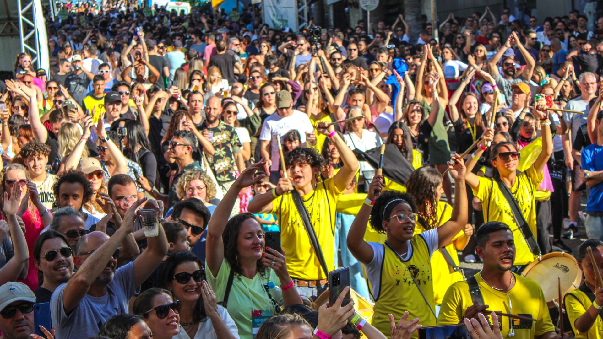 Música que transforma vidas: Instituto Playing for Change celebra 10 anos com grande festa em Curitiba