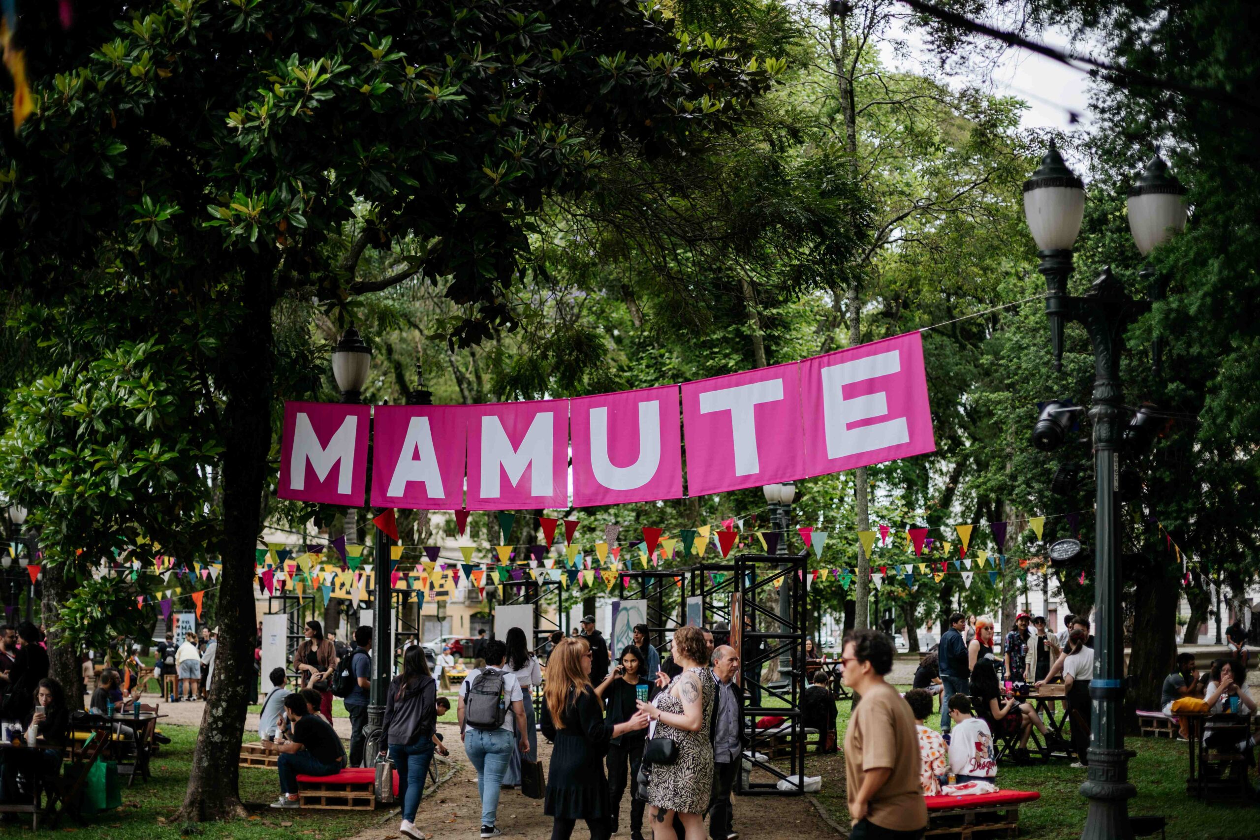 Mamute Feira Gráfica leva ampla programação cultural e gratuita para a Câmara Municipal e a Praça Eufrásio Correia