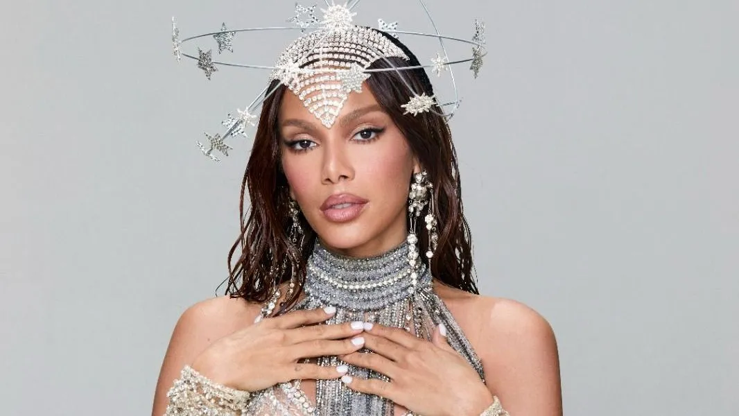 Devido à grande demanda, Anitta anuncia turnê Ensaios da Anitta em Curitiba