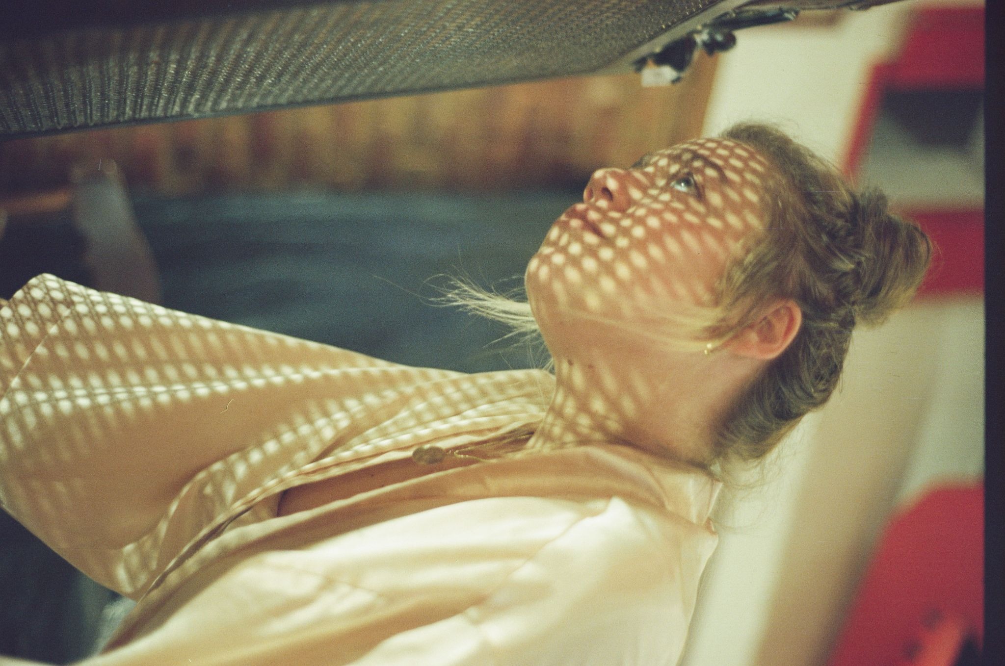 Espetáculo ALEITO lança olhar sensível sobre a invisibilidade da mulher no âmbito familiar e doméstico