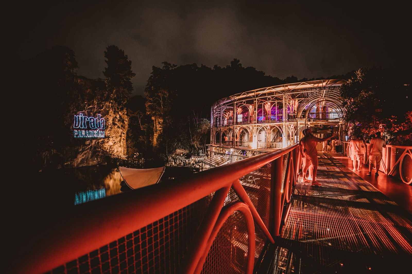 Maior festa de Réveillon de Curitiba oferece gastronomia além de música e diversão para entrada do ano de 2026