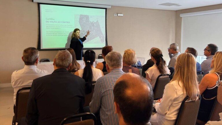 SEHA e ABIH reúnem trade de turismo para apresentação do programa Curitiba de Volta ao Centro