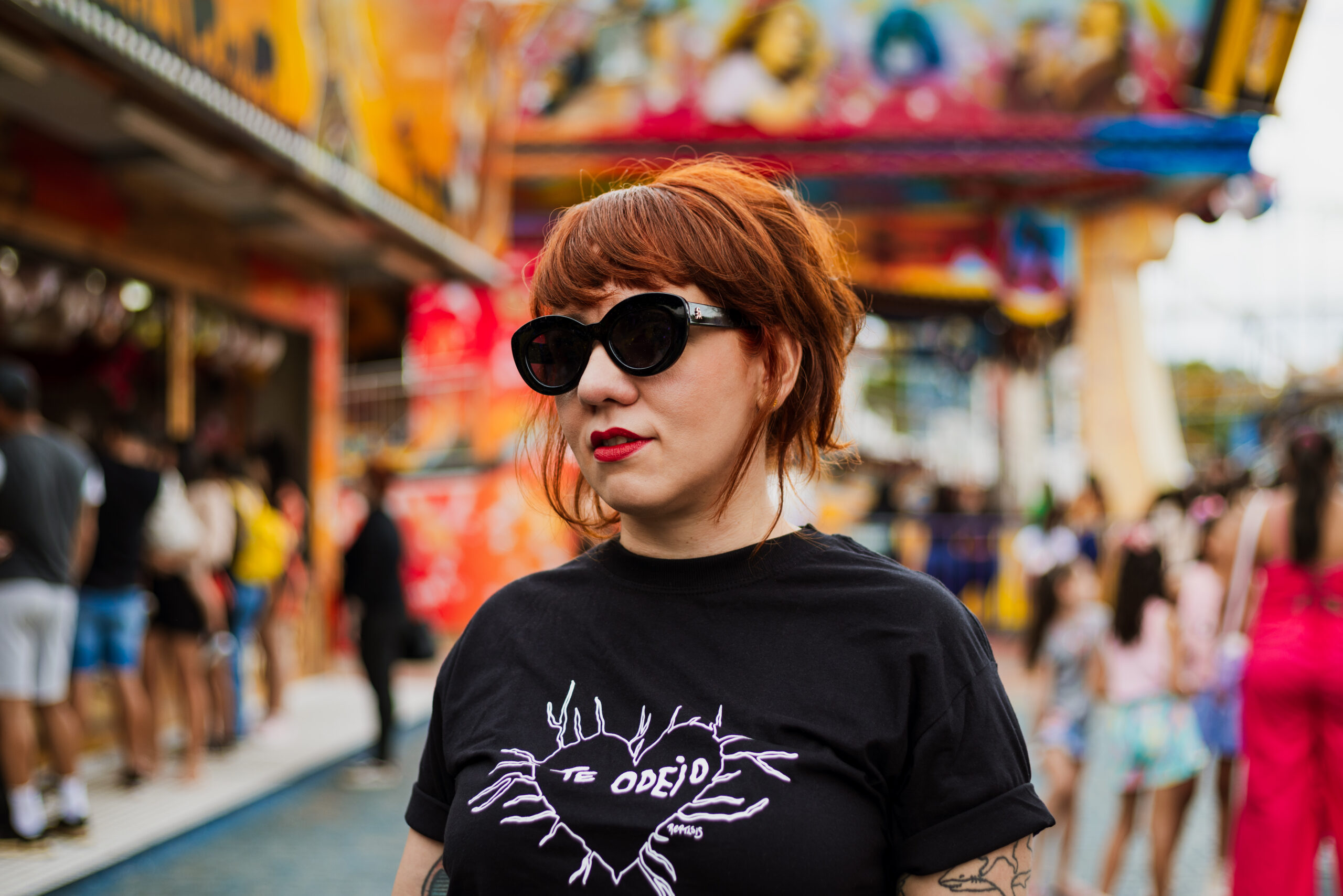 “Amarga”: Maíra Valério lança livro de poesia que desafia a positividade tóxica e explora a beleza do obscuro