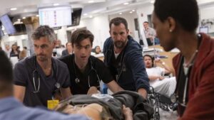 Globo de Ouro: The Pitt vence a categoria de Melhor Série