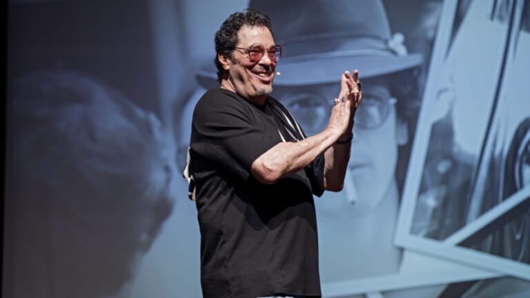 Casagrande estreia monólogo no Festival de Curitiba e reflete: “Nem toda guerra vale a pena”