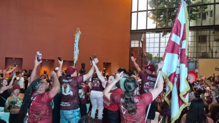 Deixa Falar conquista o título do Carnaval 2026 de Curitiba; Rosa do Povo vence no Grupo de Acesso