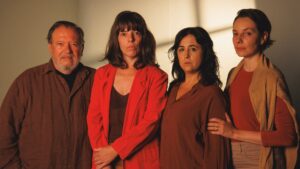 Entre guerra e afeto: “Conto de Farida” estreia em Curitiba com Luís Melo