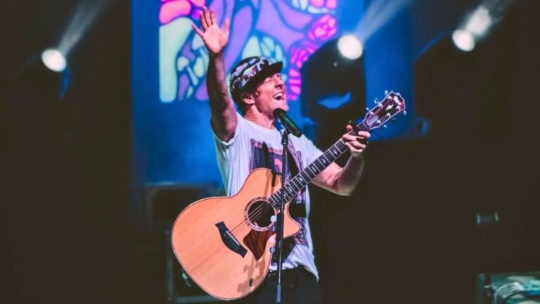 Com muito carisma Jason Mraz emociona Curitiba na abertura de sua turnê sul-americana