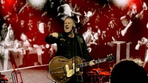 Bryan Adams traz energia e melodia a Curitiba com a turnê “Roll With The Punches”