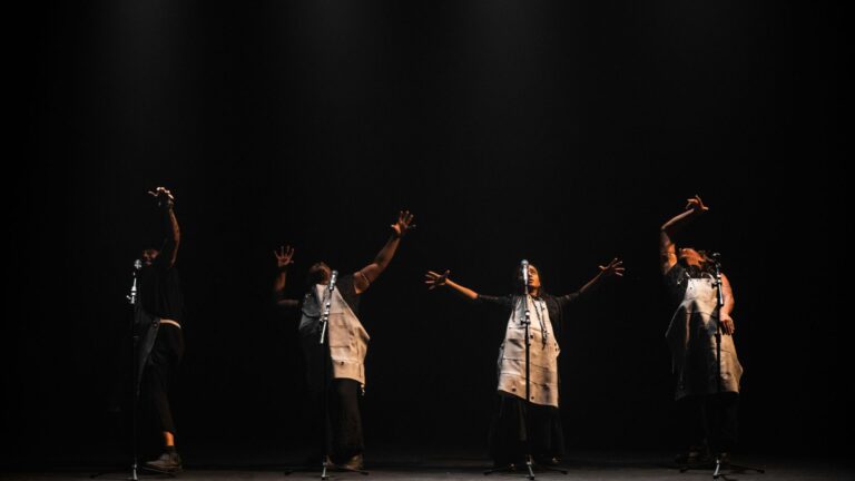 Espetáculo “Desfazenda – Me Enterrem Fora Desse Lugar”, inspirado em história real de crianças escravizadas décadas depois da abolição, está em cartaz no Sesc Tijuca