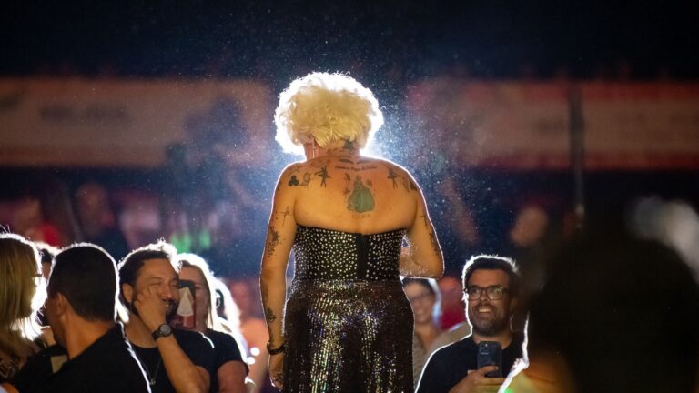 Exposição na PUC-PR celebra a “arte do encontro” no Festival de Curitiba