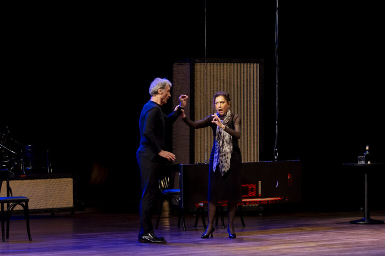 Com texto de Miguel Falabella, “A Sabedoria dos Pais” aposta no humor para falar de amor na maturidade