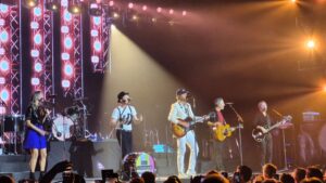 Com bandeira do Brasil e plateia em coro, The Lumineers conquista Curitiba na Automatic World Tour