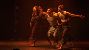 desCompanhia apresenta dois espetáculos em quatro cidades do Paraná