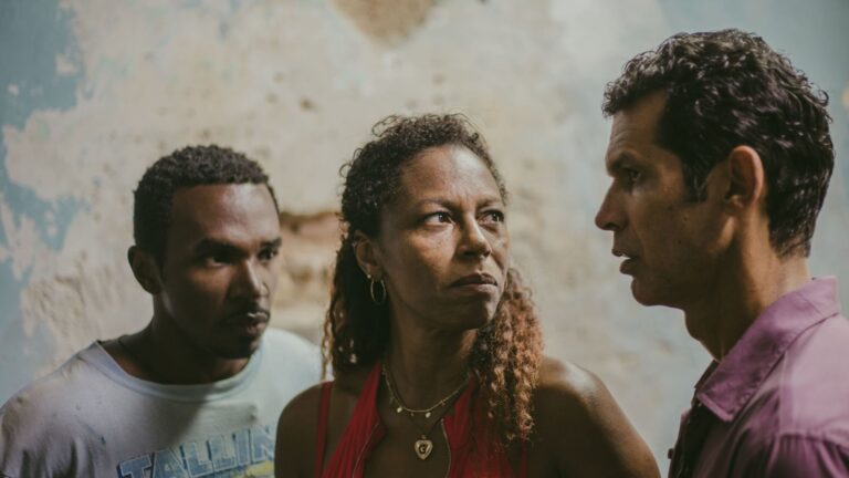 Filme baiano “Receba!” entra no catálogo de plataformas de streaming com história policial