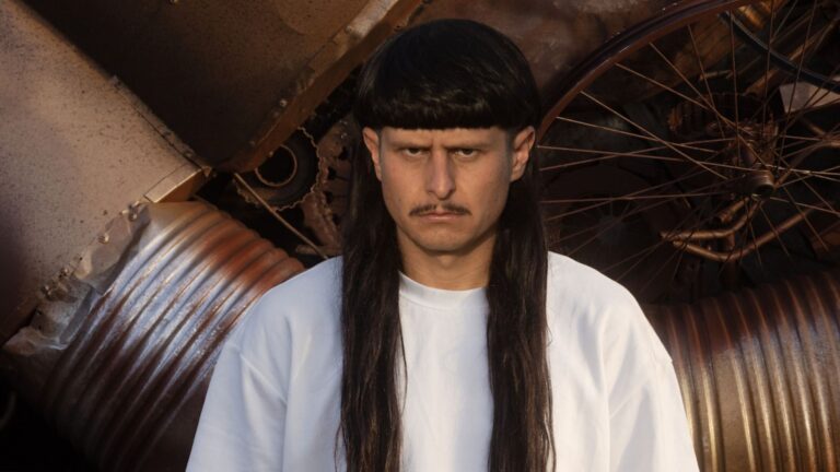 Oliver Tree faz única apresentação em São Paulo e lança álbum Love You Madly, Hate You Badly