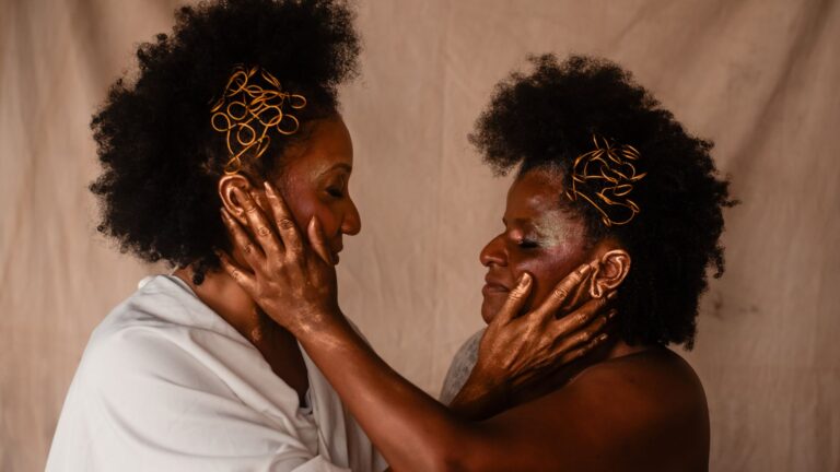 “Revisitando a Grandeza que Somos – Cartas para Tereza de Benguela” estreia em Curitiba com apresentações gratuitas e programação formativa