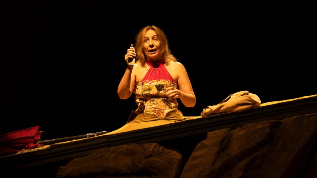 Otimismo e o vazio: uma leitura contemporânea de Dias Felizes