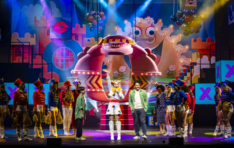 Musical “Espelho Mágico” encerra comemorações dos 60 anos da TV Globo com superprodução no Rio