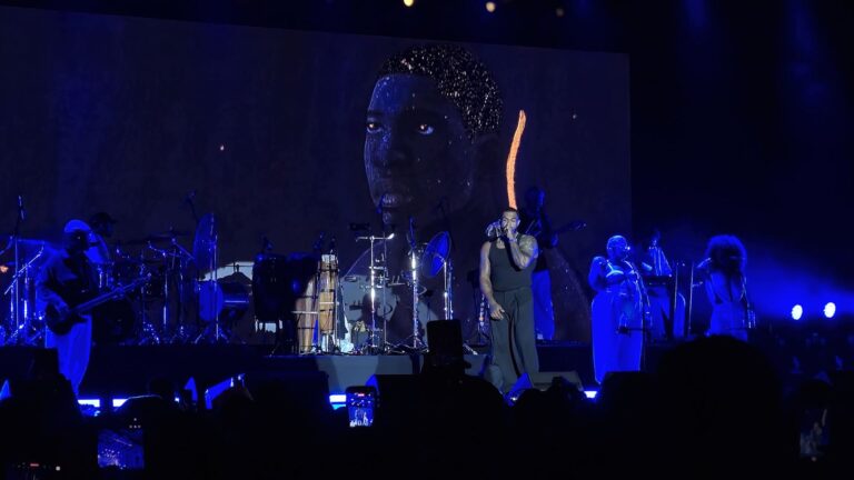 Show do Baco em Curitiba lembra os motivos pelos quais o artista baiano é tão amado